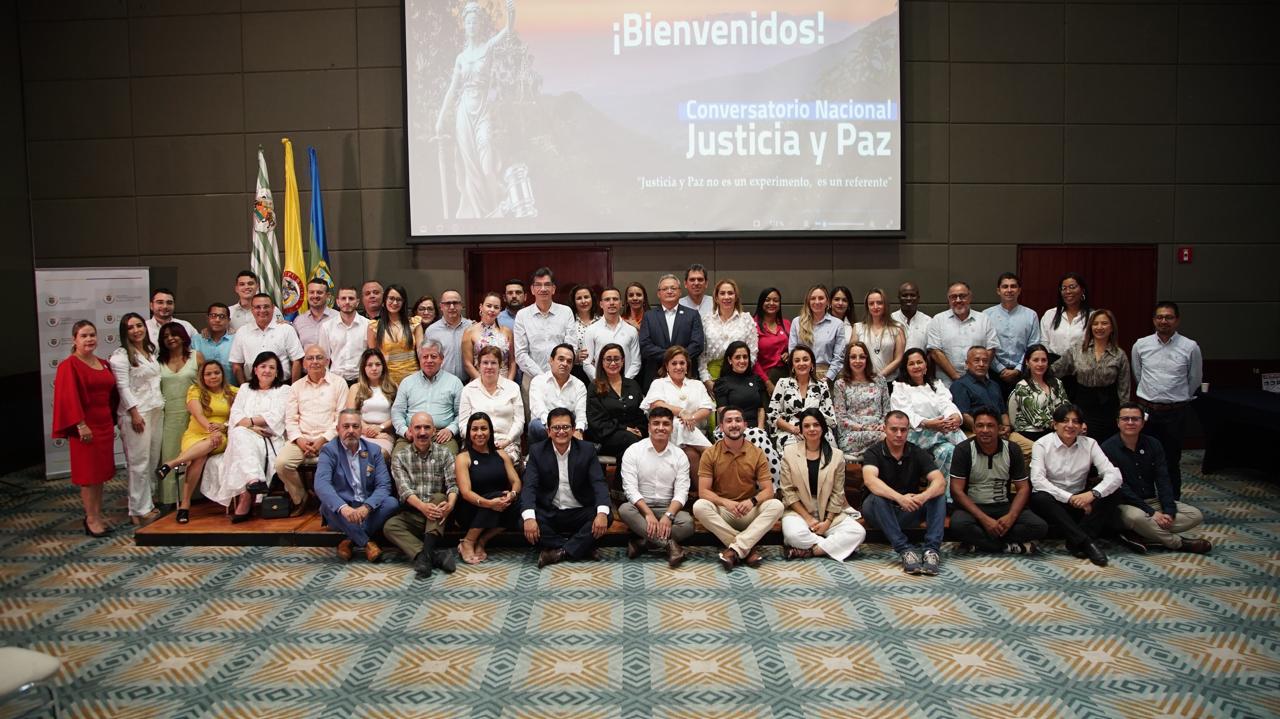 “Magistrados de Justicia y Paz son héroes anónimos; debemos visibilizar el alcance de su labor y reconocer su función en la reconciliación y la paz”: vicepresidente Judicatura, Jorge Vallejo